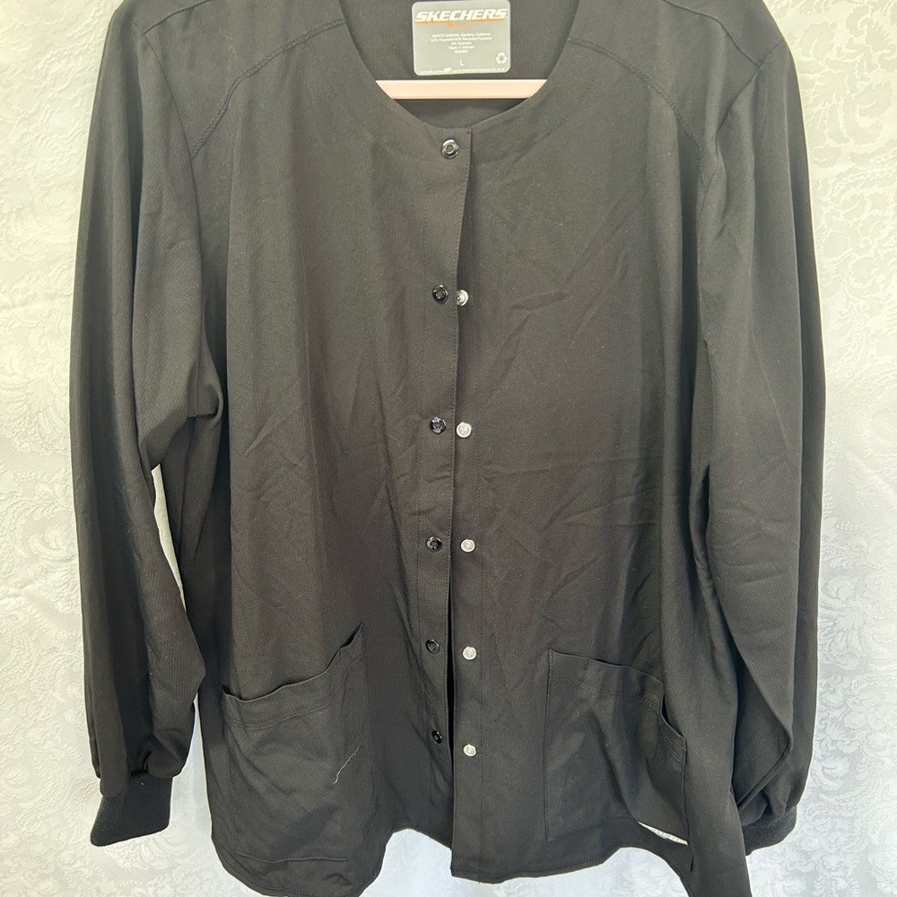 Sketchers scrub top black L
